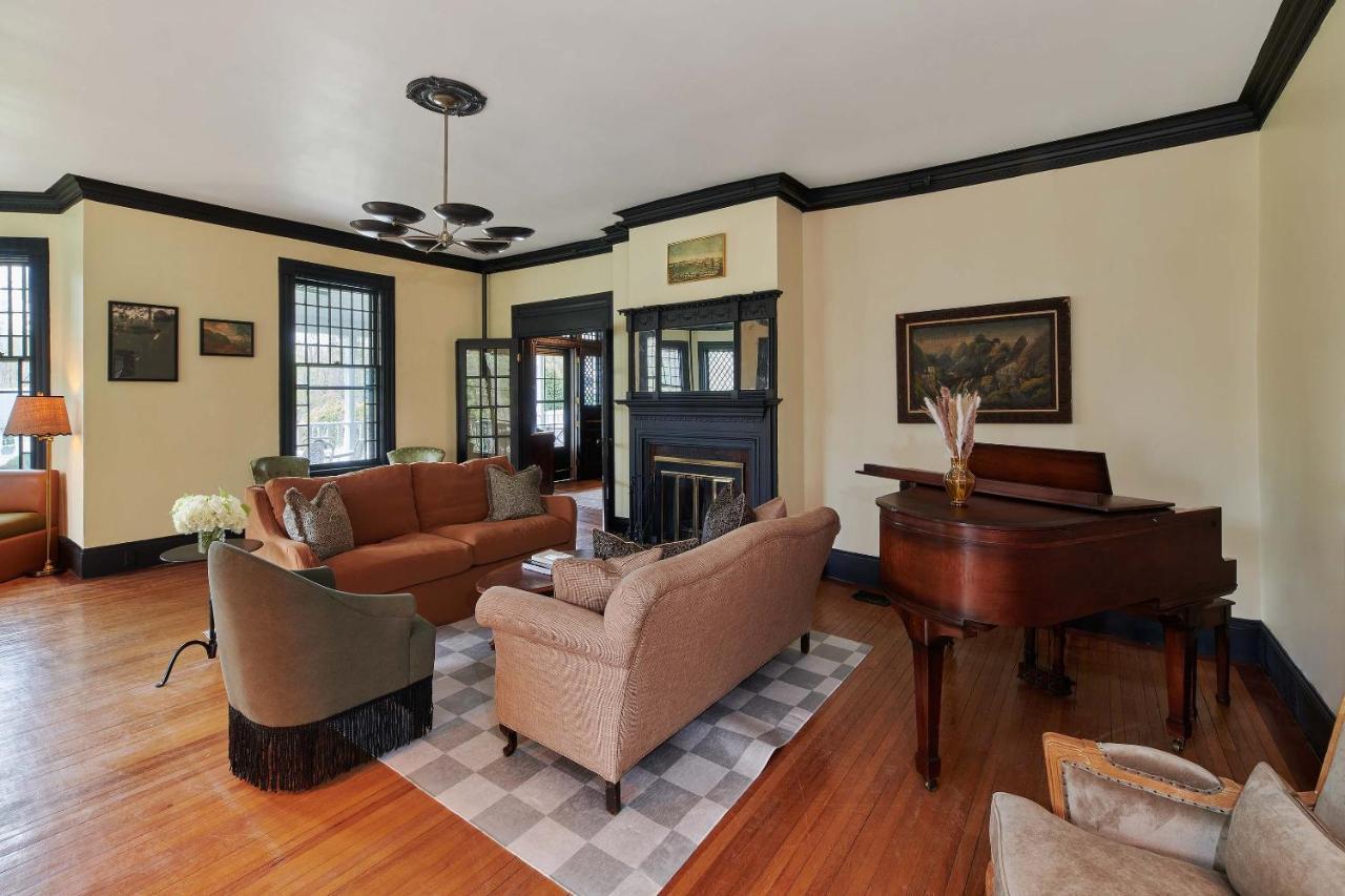 Отель The Constance By The Lenox Collection Экстерьер фото