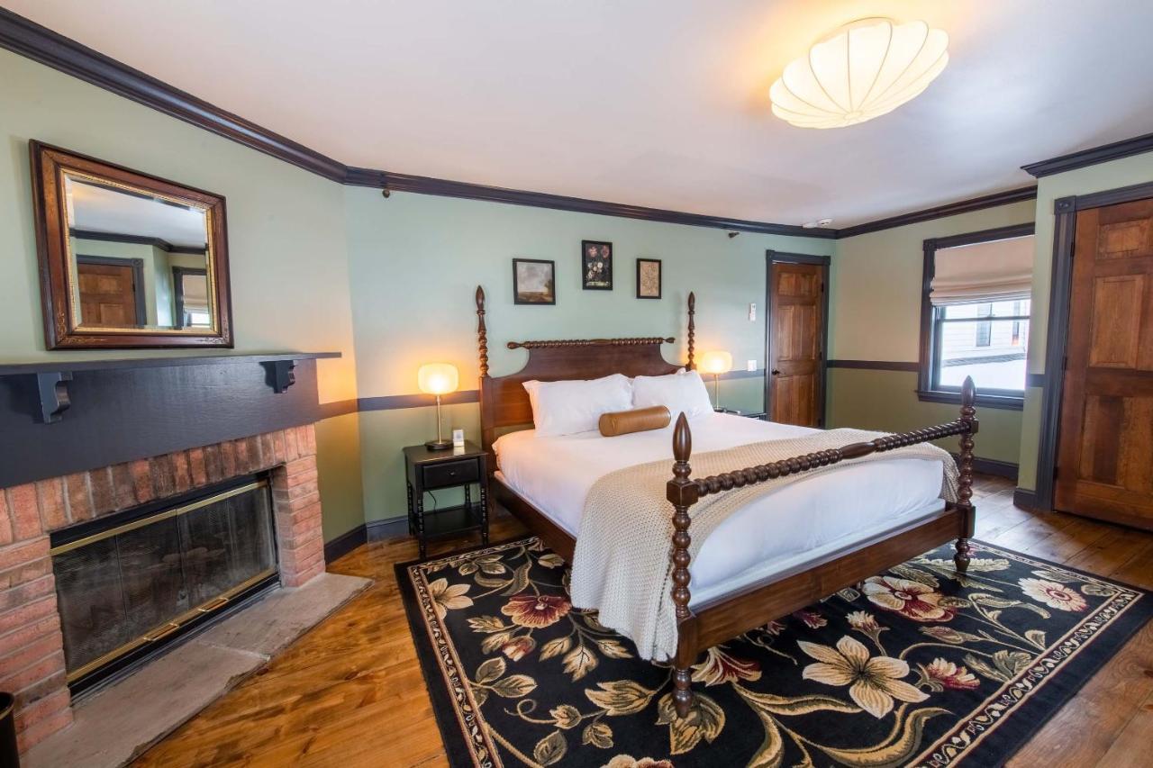 Отель The Constance By The Lenox Collection Экстерьер фото