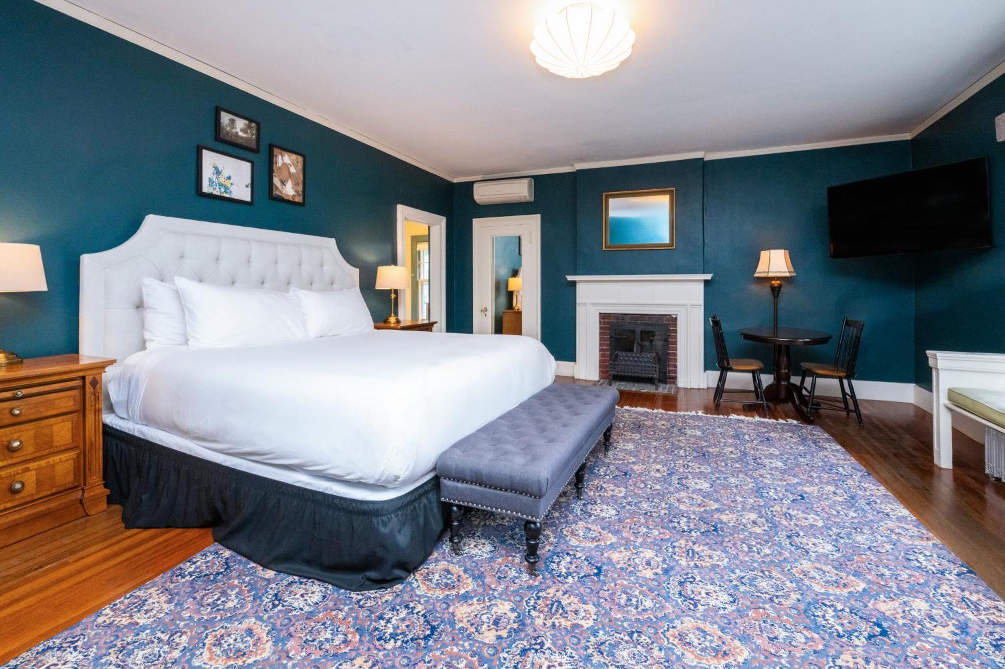 Отель The Constance By The Lenox Collection Экстерьер фото