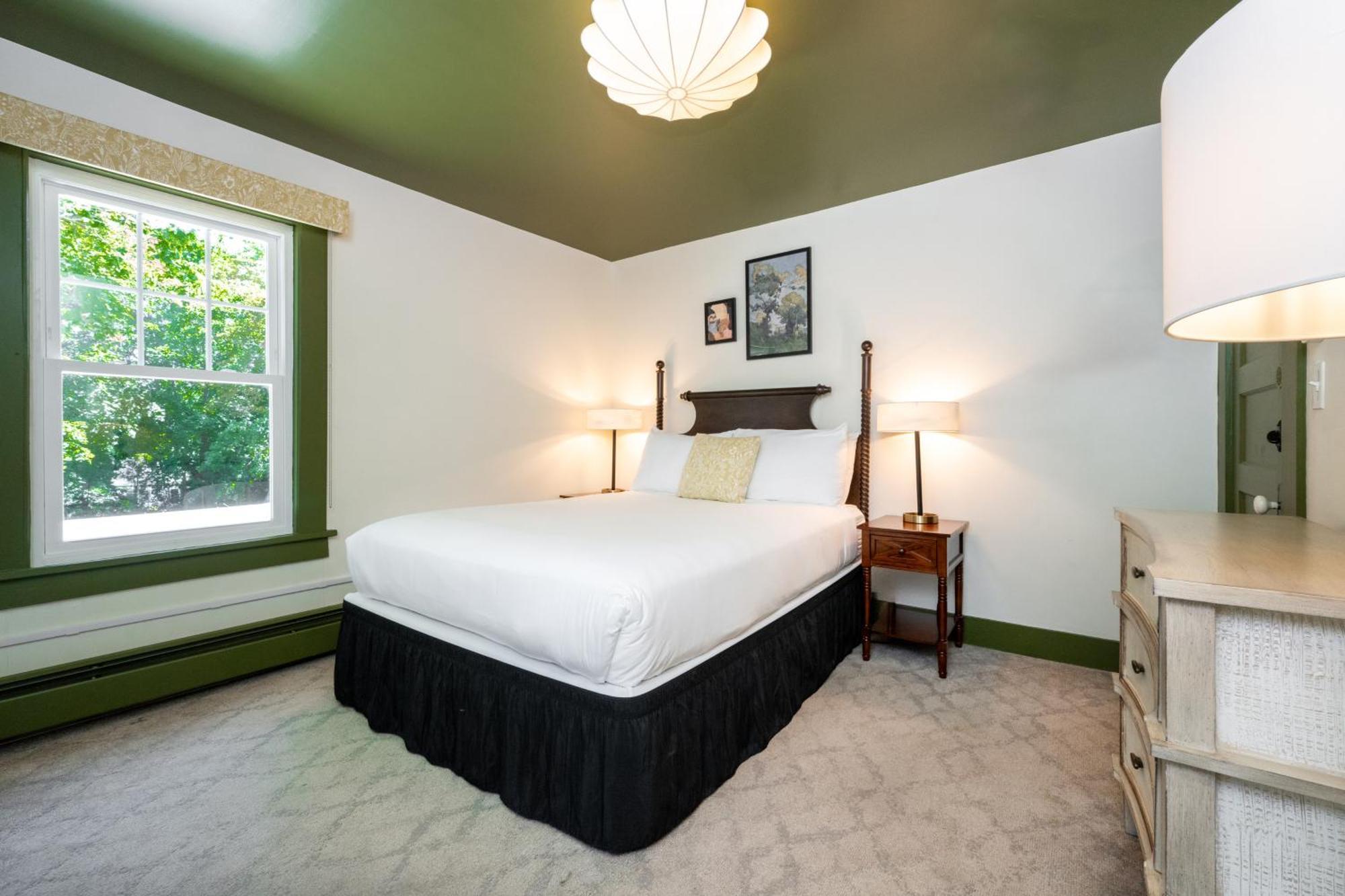 Отель The Constance By The Lenox Collection Экстерьер фото